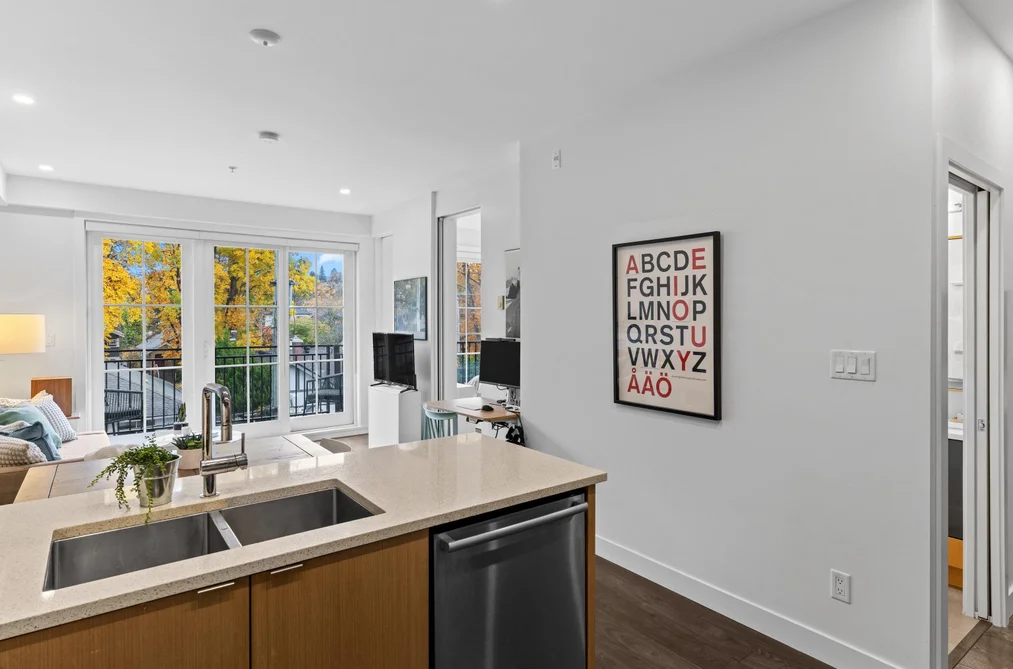 302 - 2528 Collingwood Street, Vancouver, BC - MLS: R3179419 - Photo 4 302 - 2528 Collingwood Street, Vancouver, BC - MLS: R3179419 - Photo 4