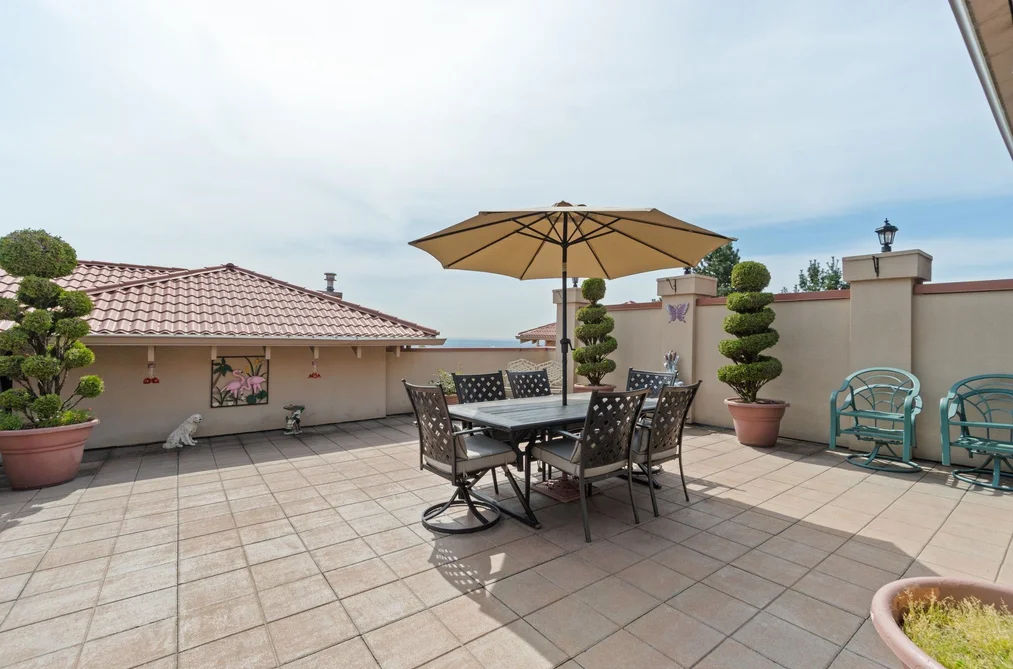 Condo for sale at 302 3176 Plateau Boulevard Coquitlam British Columbia - MLS: R3119959