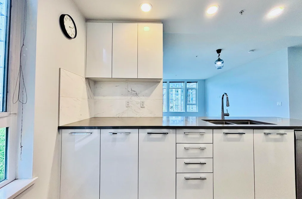 302 3263 PIERVIEW CRESCENT, Vancouver BC V5S 0C3, Vancouver BC — Residential for Sale - Photo 2