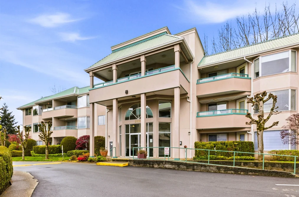 302 33165 OLD YALE ROAD, Abbotsford BC V2S 2J4, Abbotsford BC — Residential for Sale - Photo 2