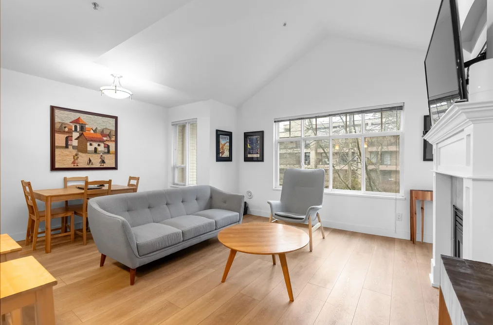 302 333 E 1ST STREET, North Vancouver BC V7L 4W9, North Vancouver BC — Residential for Sale - Photo 2