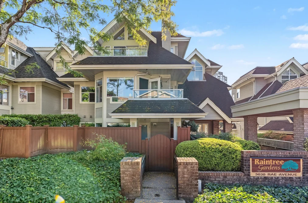 Condo for sale at 302 3638 Rae Avenue Vancouver British Columbia - MLS: R3168580