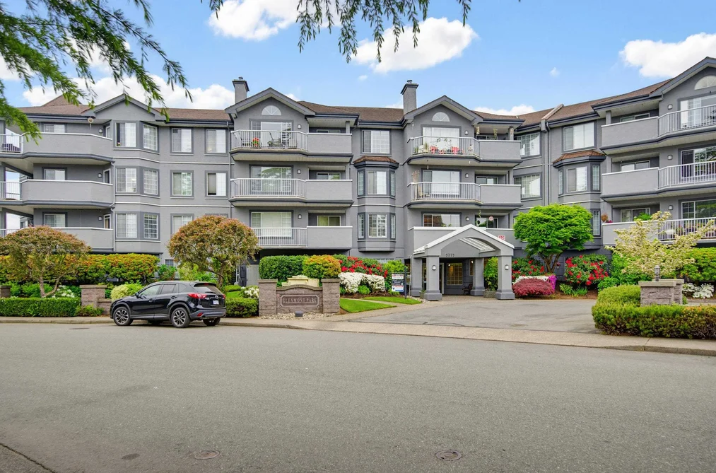 302 5375 205 STREET, Langley BC V3A 7V7, Langley BC — Residential for Sale - Photo 2