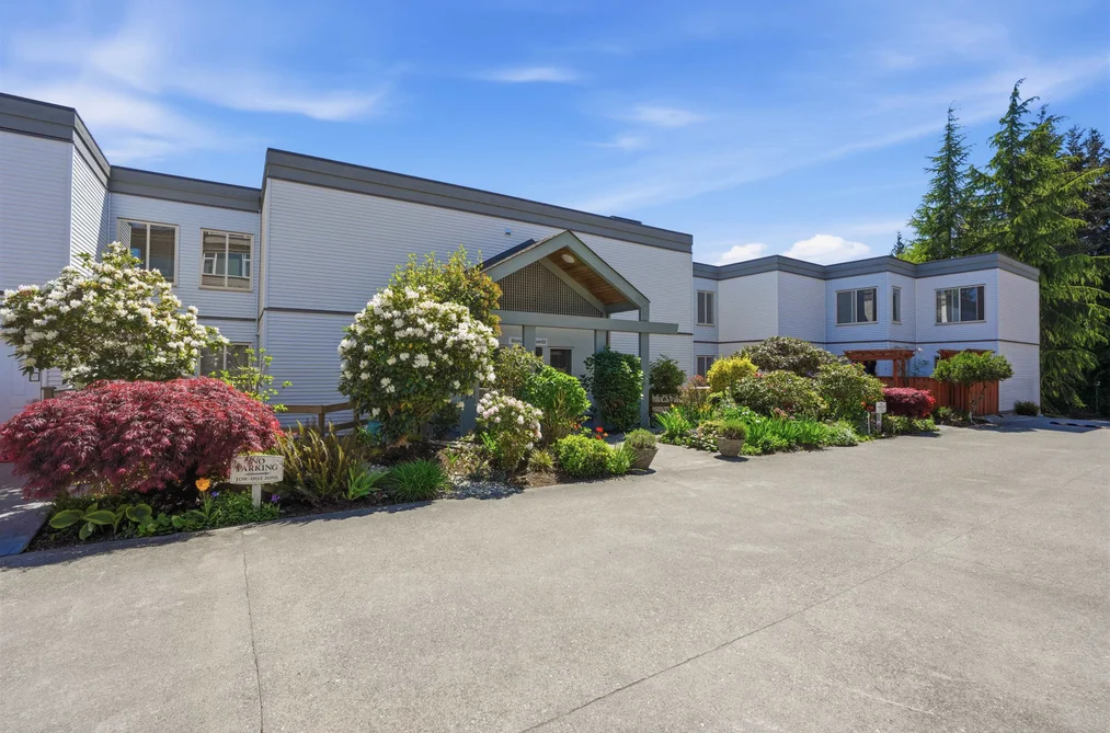 302 5780 TRAIL AVENUE, Sechelt BC V7Z 0K5, Sechelt BC — Residential for Sale - Photo 2