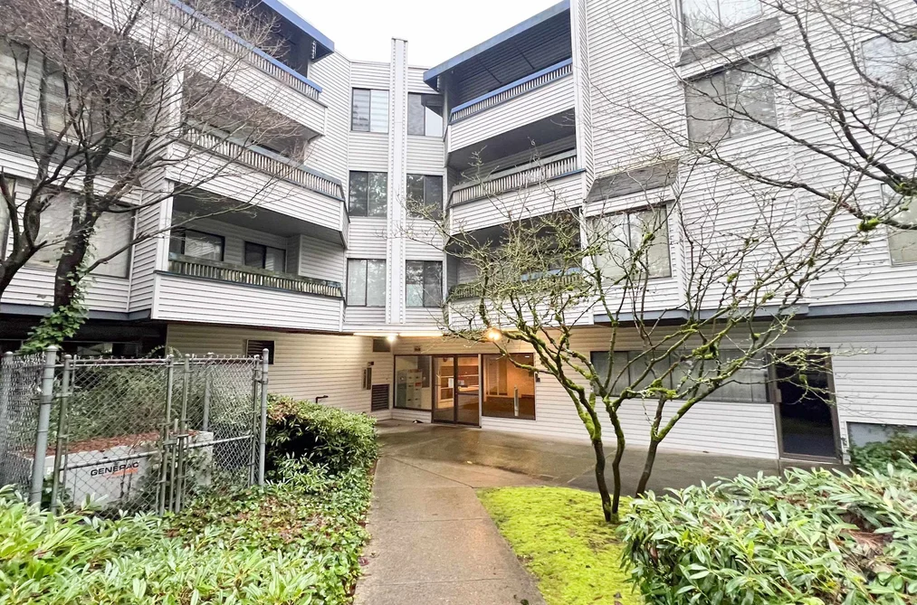 Condo for sale at 302 5800 Cooney Road Richmond British Columbia - MLS: R3085501