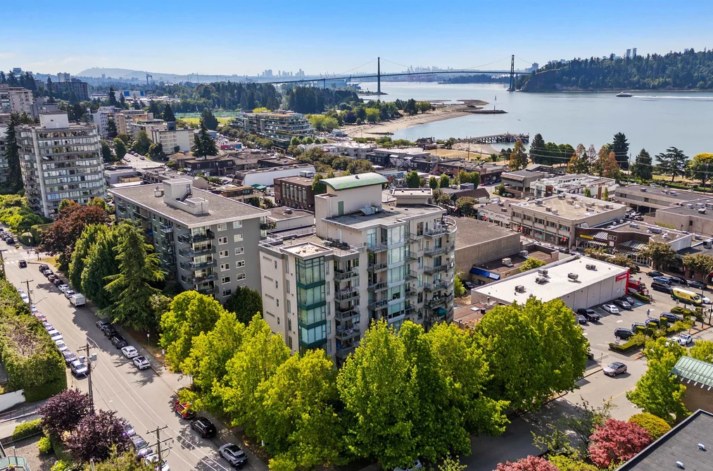 302 588 16TH STREET, West Vancouver BC V7V 3R7, West Vancouver BC — Residential for Sale — Photo 13 of 34