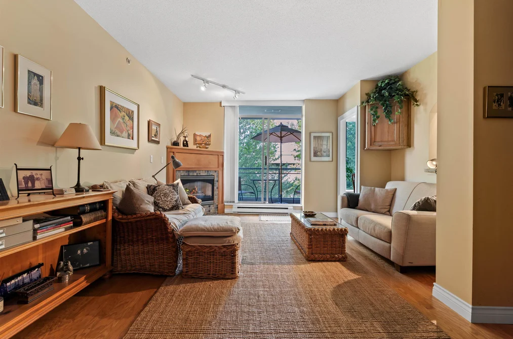 302 588 16TH STREET, West Vancouver BC V7V 3R7, West Vancouver BC — Residential for Sale — Photo 3 of 34