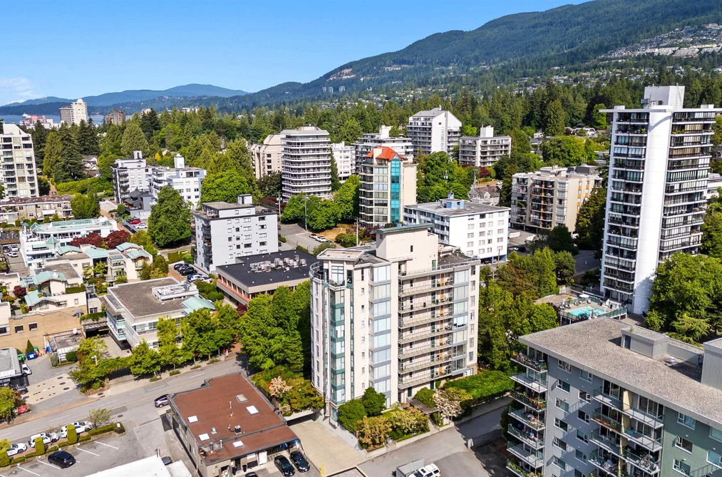 302 588 16TH STREET, West Vancouver BC V7V 3R7, West Vancouver BC — Residential for Sale — Photo 32 of 34