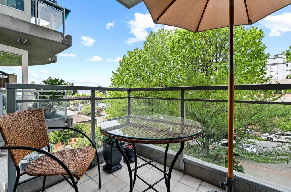 302 588 16TH STREET, West Vancouver BC V7V 3R7, West Vancouver BC — Residential for Sale — Photo 4 of 34