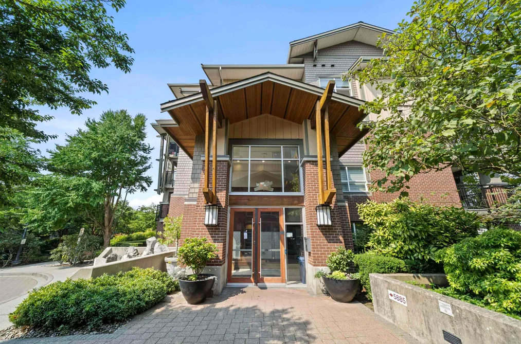 Condo for sale at 302 5885 Irmin Street Burnaby British Columbia - MLS: R3156717