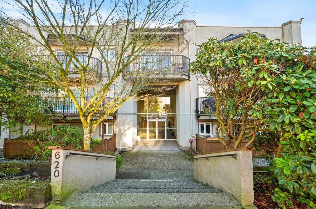 Condo for sale at 302 620 Blackford Street New Westminster British Columbia - MLS: R3092649