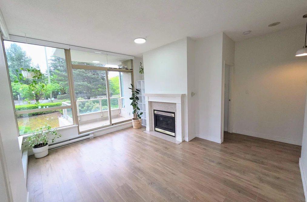 Condo for sale at 302 6838 Station Hill Drive Burnaby British Columbia - MLS: R3134342