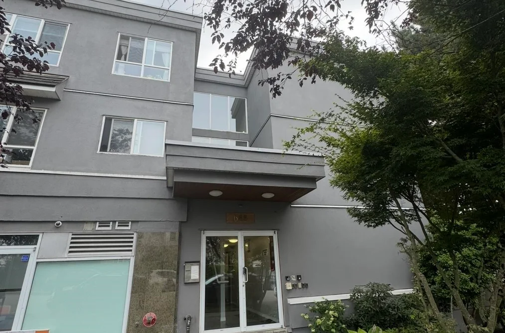 Condo for sale at 302 688 E 56th Avenue Vancouver British Columbia - MLS: R3039180
