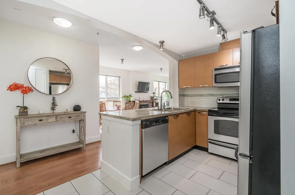 302 7428 BYRNEPARK WALK, Burnaby BC V3N 0B4, Burnaby BC — Residential for Sale - Photo 5