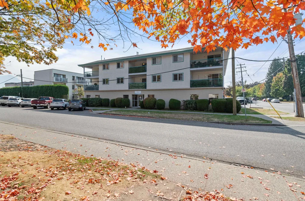Condo for sale at 302 9006 Edward Street Chilliwack British Columbia - MLS: R3167933