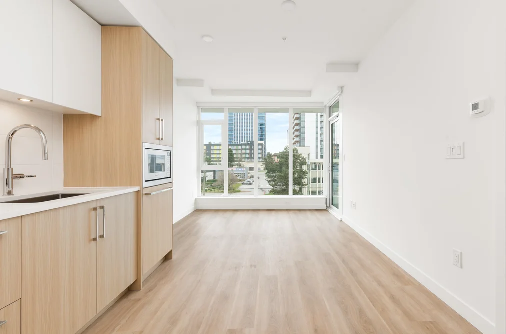 Condo for sale at 302 9675 King George Boulevard Surrey British Columbia - MLS: R3128437