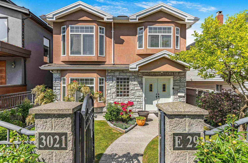 House for sale at 3021 E 29th Avenue Vancouver British Columbia - MLS: R3122070