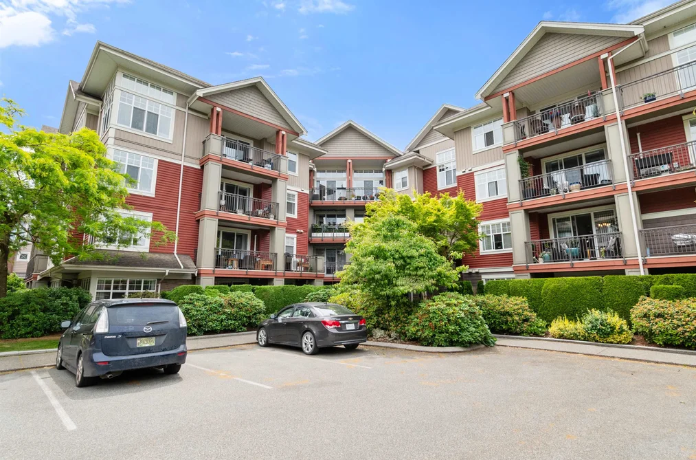 Condo for sale at 302a 45595 Tamihi Way Chilliwack British Columbia - MLS: R3132483