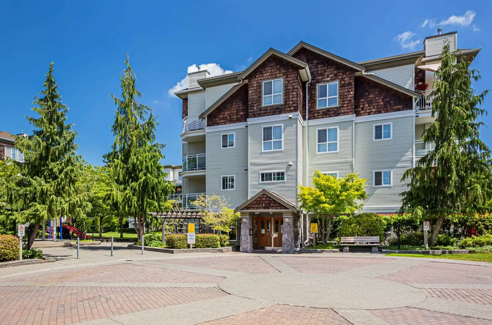 Condo for sale at 303 10186 155 Street Surrey British Columbia - MLS: R3121765