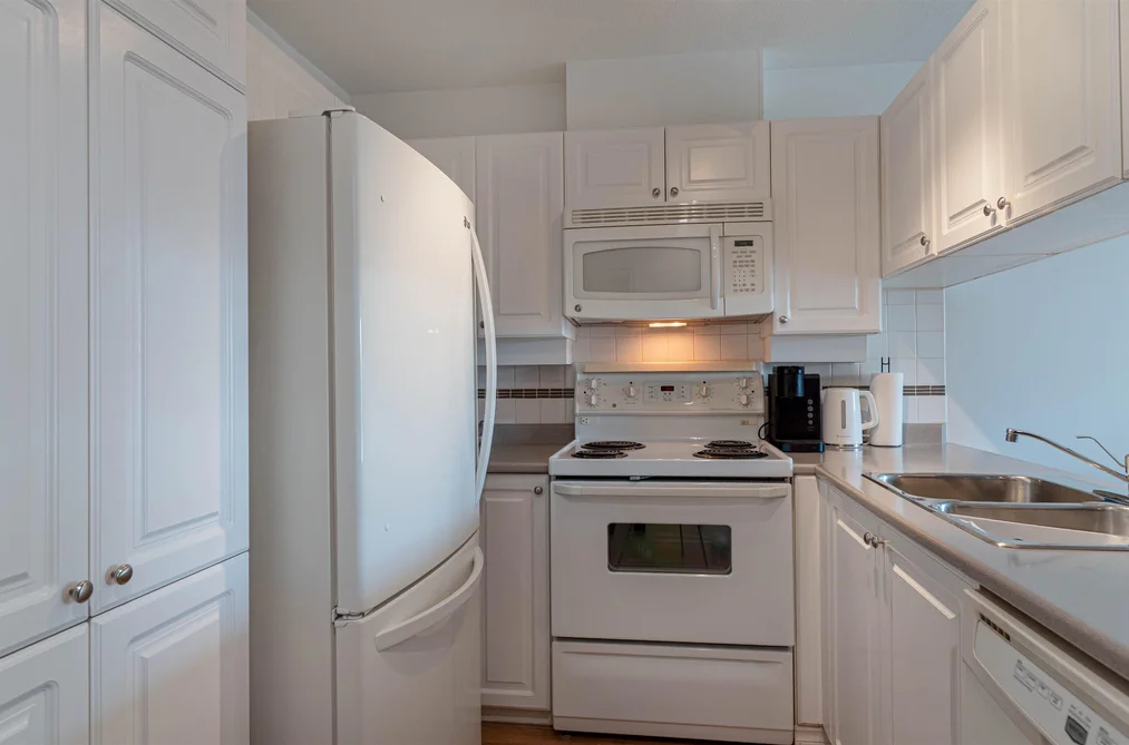 303 1035 AUCKLAND STREET, New Westminster BC V3M 1K9, New Westminster BC — Residential for Sale - Photo 3
