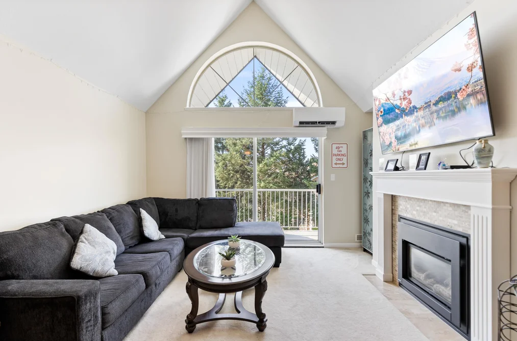 Condo for sale at 303 11601 227 Street Maple Ridge British Columbia - MLS: R3031341