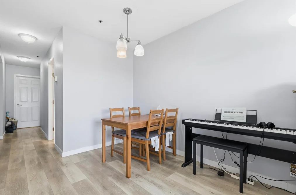 303 1310 CARIBOO STREET, New Westminster BC V3M 1X2, New Westminster BC — Residential for Sale - Photo 4