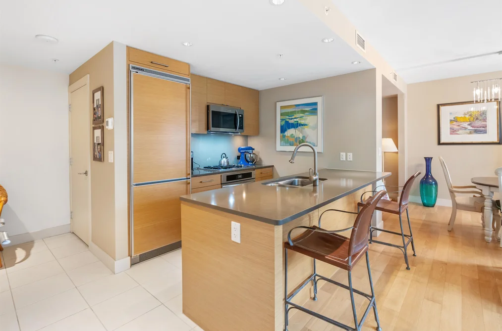 303 1473 JOHNSTON ROAD, White Rock BC V4B 0A2, White Rock BC — Residential for Sale - Photo 2