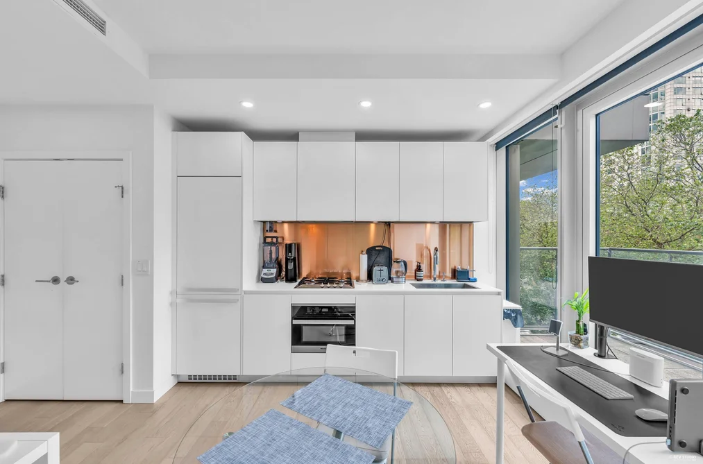 Condo for sale at 303 1480 Howe Street Vancouver British Columbia - MLS: R3083412