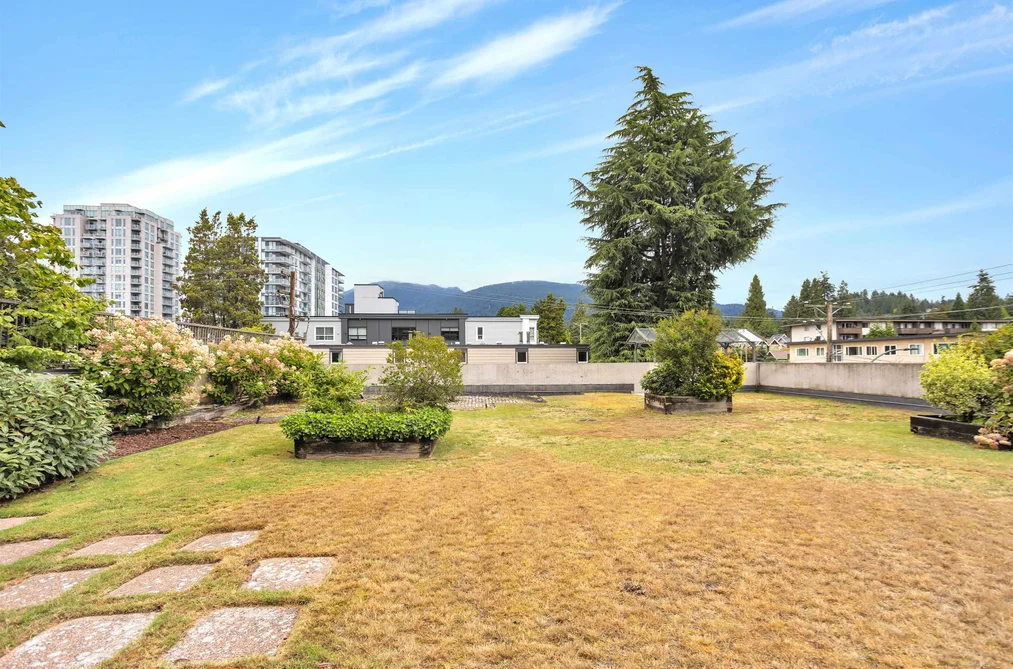 Condo for sale at 303 150 E 15th Street North Vancouver British Columbia - MLS: R3151862