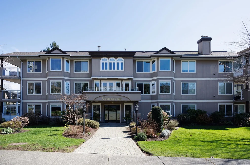Condo for sale at 303 1500 Merklin Street White Rock British Columbia - MLS: R3107648