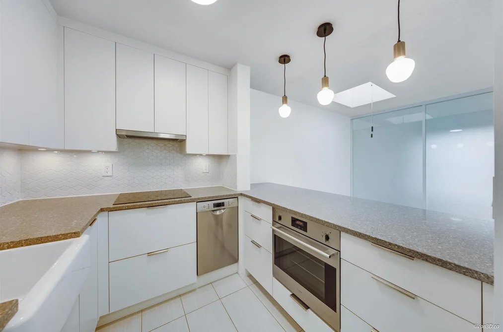 Condo for sale at 303 1545 E 2nd Avenue Vancouver British Columbia - MLS: R3113121