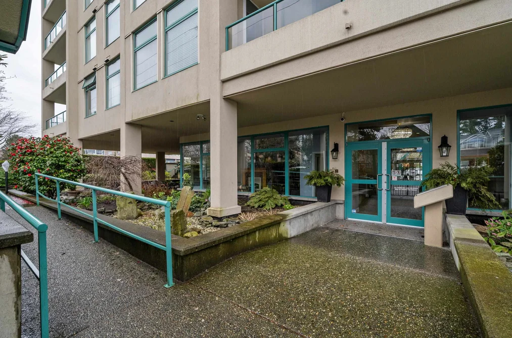 303 15466 NORTH BLUFF ROAD, White Rock BC V4B 3G1, White Rock BC — Residential for Sale - Photo 3