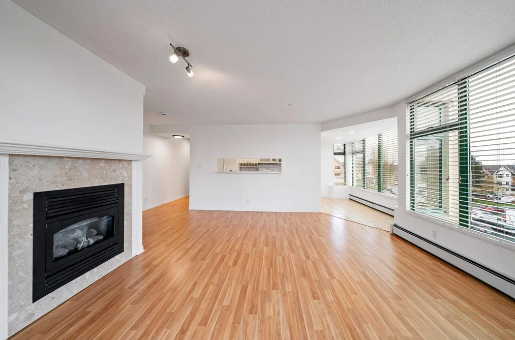 303 15466 NORTH BLUFF ROAD, White Rock BC V4B 3G1, White Rock BC — Residential for Sale - Photo 4