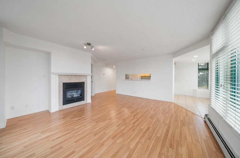 303 15466 NORTH BLUFF ROAD, White Rock BC V4B 3G1, White Rock BC — Residential for Sale - Photo 5