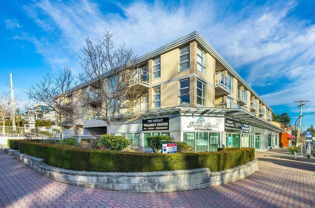 Condo for sale at 303 15777 Marine Drive White Rock British Columbia - MLS: R3130707