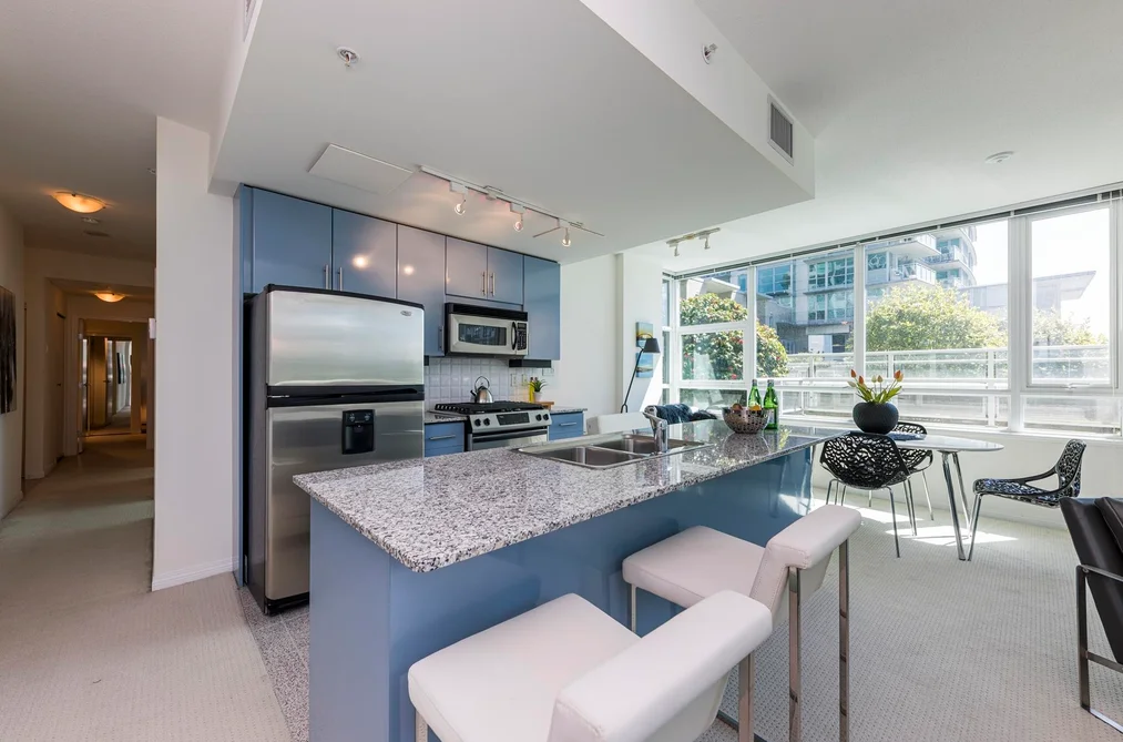 303 168 E ESPLANADE, North Vancouver BC V7L 4X8, North Vancouver BC — Residential for Sale - Photo 4