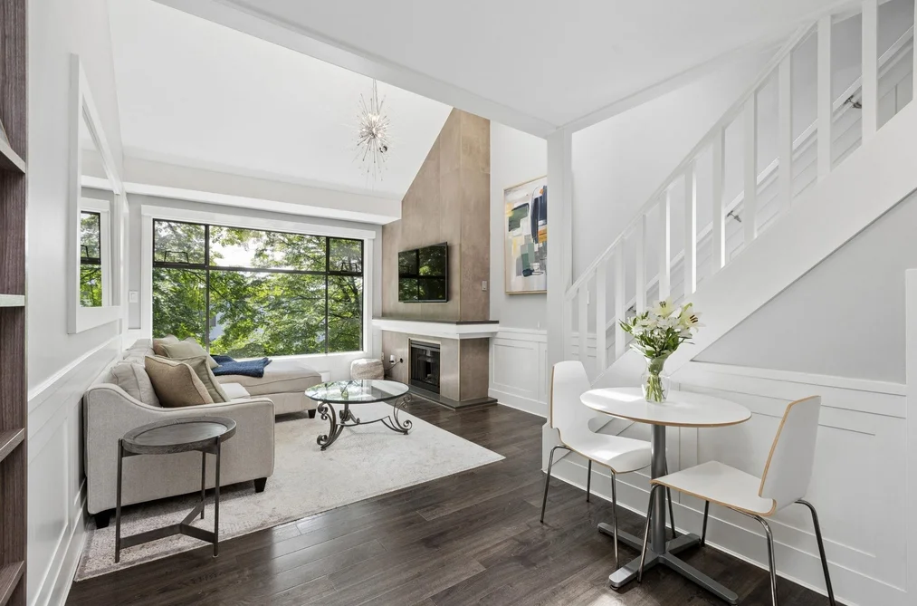 Condo for sale at 303 1702 Chesterfield Avenue North Vancouver British Columbia - MLS: R3124679