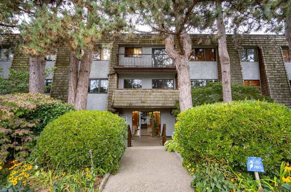 Condo for sale at 303 1721 St. Georges Avenue North Vancouver British Columbia - MLS: R3169930
