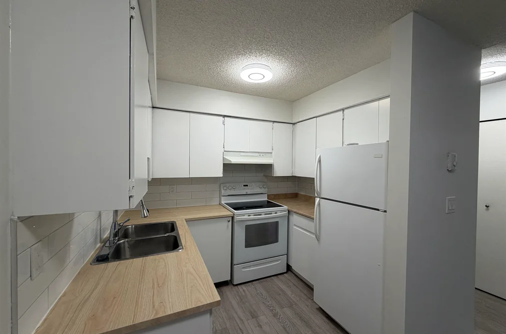 Condo for sale at 303 1948 Coquitlam Avenue Port Coquitlam British Columbia - MLS: R3103178
