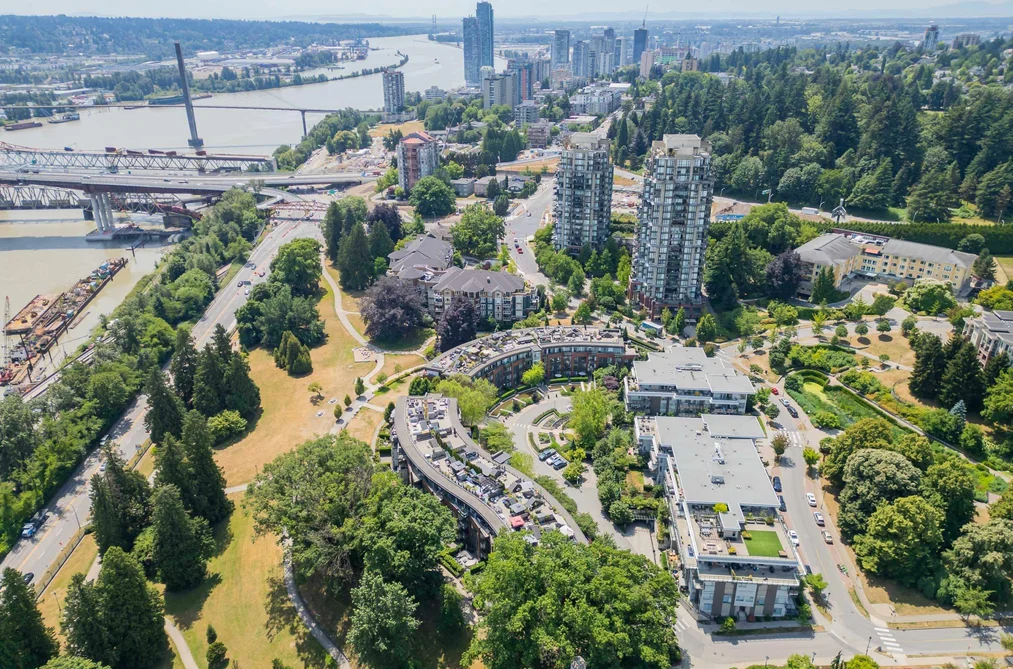 303 20 E ROYAL AVENUE, New Westminster BC V3L 0G9, New Westminster BC — Residential for Sale — Photo 3 of 40