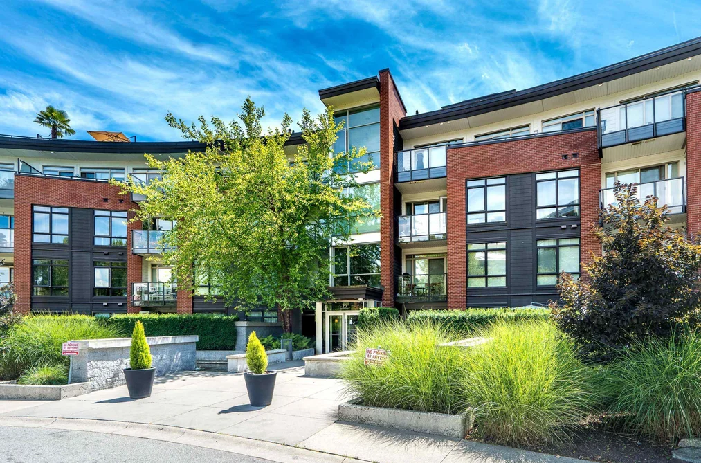 303 20 E ROYAL AVENUE, New Westminster BC V3L 0G9, New Westminster BC — Residential for Sale — Photo 7 of 40