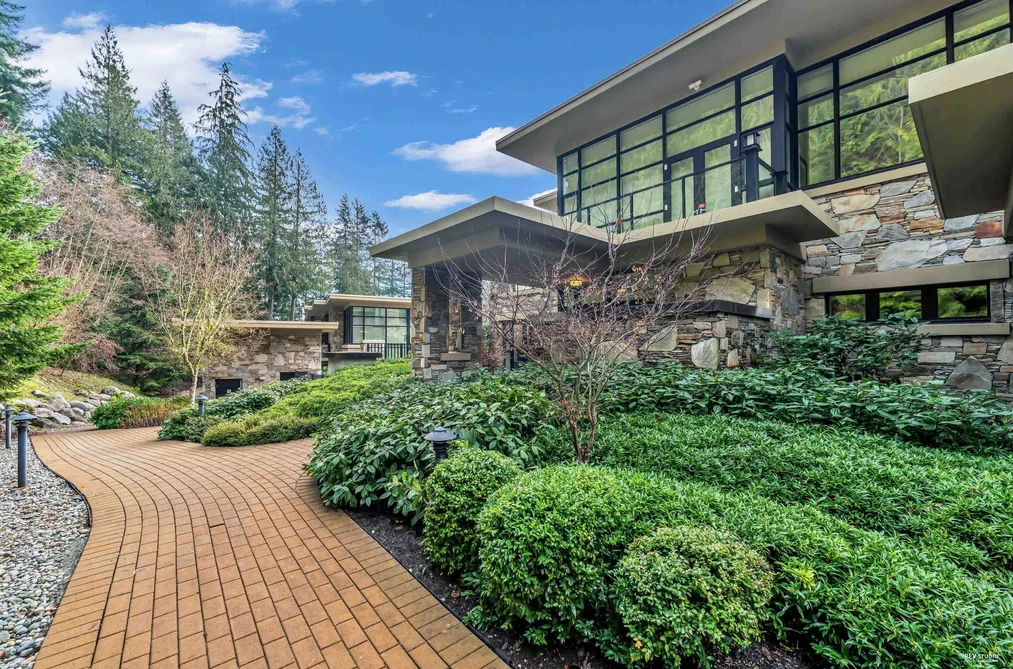 Condo for sale at 303 2245 Twin Creek Place West Vancouver British Columbia - MLS: R3123420