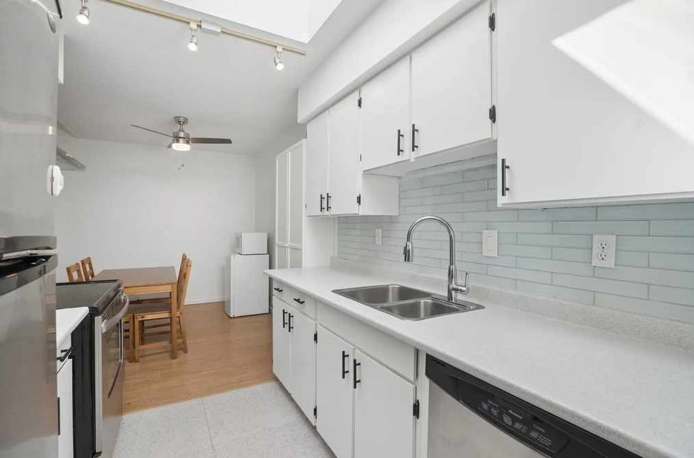 303 230 MOWAT STREET, New Westminster, BC — Residential for Sale — Photo 18 of 40