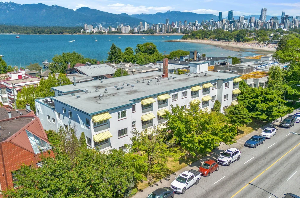 Condo for sale at 303 2469 Cornwall Avenue Vancouver British Columbia - MLS: R3162226