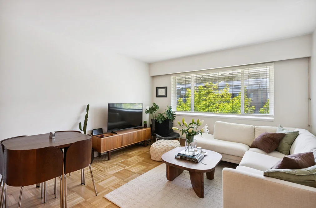 303 - 2469 Cornwall Avenue, Vancouver, BC - MLS: R3162226 - Photo 3 303 - 2469 Cornwall Avenue, Vancouver, BC - MLS: R3162226 - Photo 3