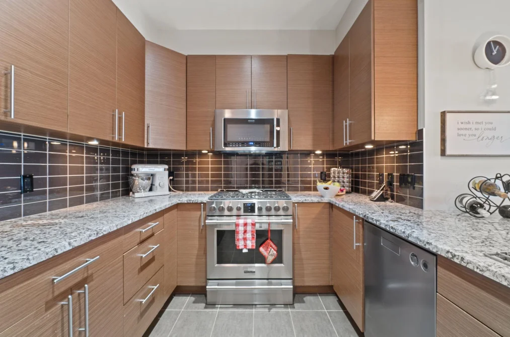 303 288 HAMPTON STREET, New Westminster BC V3M 5L9, New Westminster BC — Residential for Sale - Photo 4