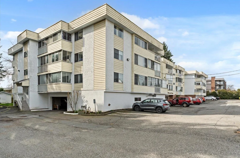 Condo for sale at 303 32070 Peardonville Road Abbotsford British Columbia - MLS: R3103963