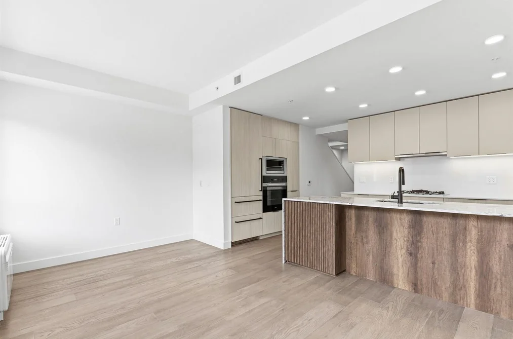 Condo for sale at 303 3590 W 39th Avenue Vancouver British Columbia - MLS: R3103613