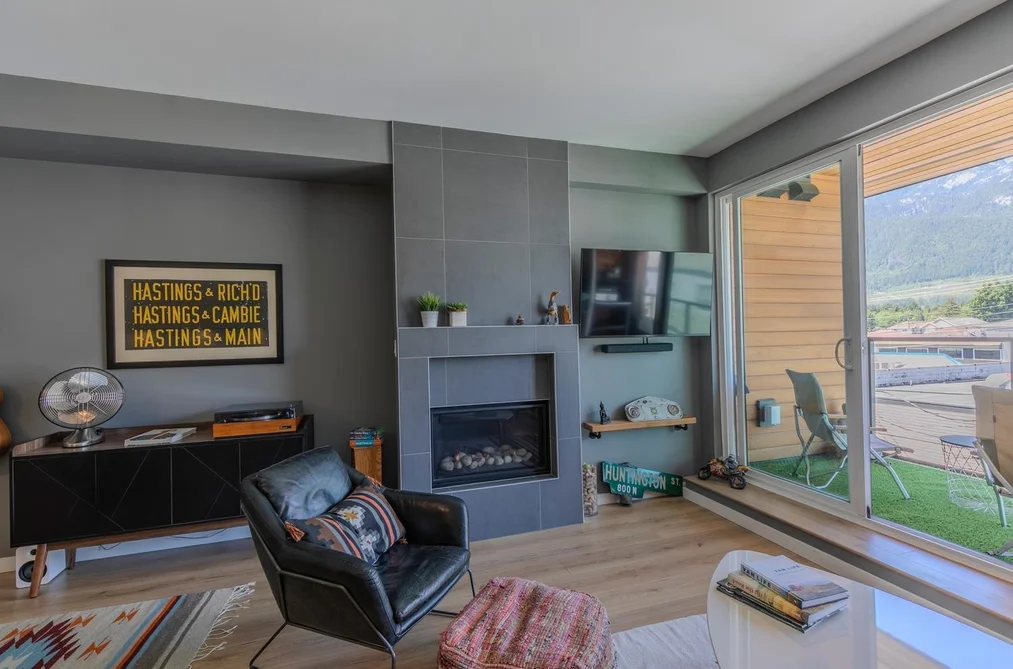 303 38165 CLEVELAND AVENUE, Squamish BC V8B 0P1, Squamish BC — Residential for Sale - Photo 2