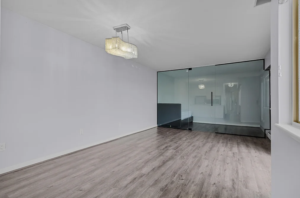 303 458 E 44TH AVENUE, Vancouver BC V5W 1W3, Vancouver BC — Residential for Sale - Photo 3